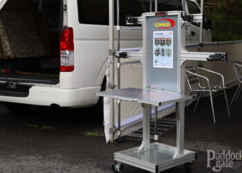 【CRG JAPAN】カートの運搬と保管、作業台としても使える高剛性な縦型カートスタンドを新発売
